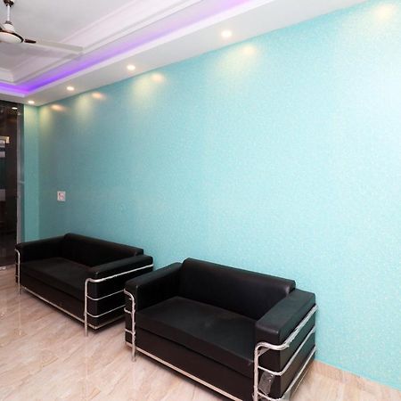 Oyo 25130 Hotel Royal Inn New Delhi Ngoại thất bức ảnh