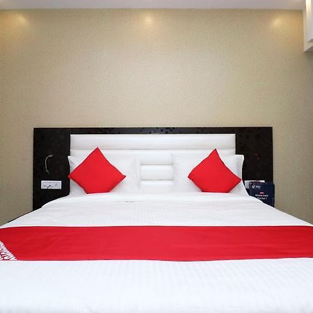 Oyo 25130 Hotel Royal Inn New Delhi Ngoại thất bức ảnh