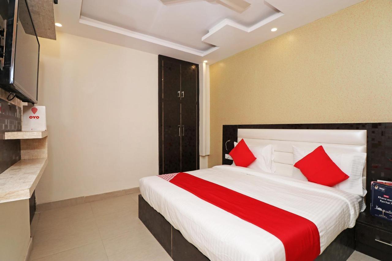 Oyo 25130 Hotel Royal Inn New Delhi Ngoại thất bức ảnh