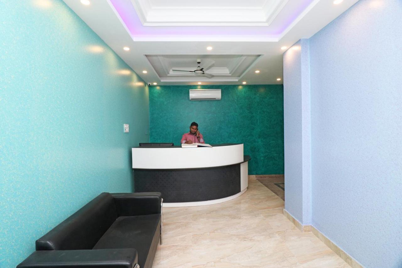 Oyo 25130 Hotel Royal Inn New Delhi Ngoại thất bức ảnh