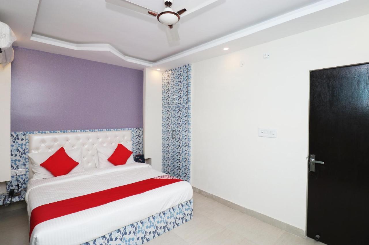 Oyo 25130 Hotel Royal Inn New Delhi Ngoại thất bức ảnh