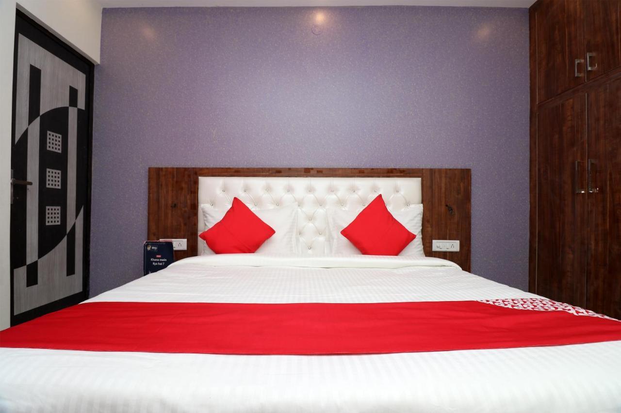 Oyo 25130 Hotel Royal Inn New Delhi Ngoại thất bức ảnh