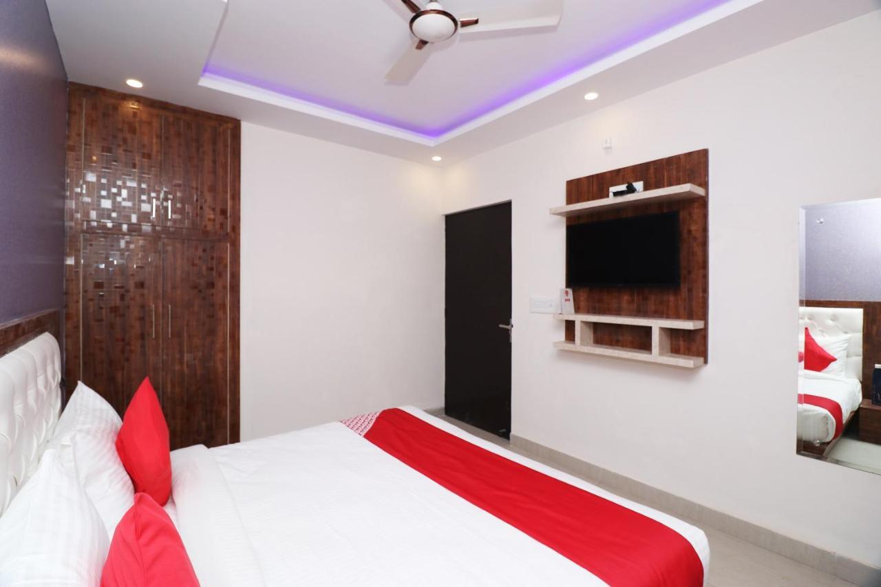 Oyo 25130 Hotel Royal Inn New Delhi Ngoại thất bức ảnh