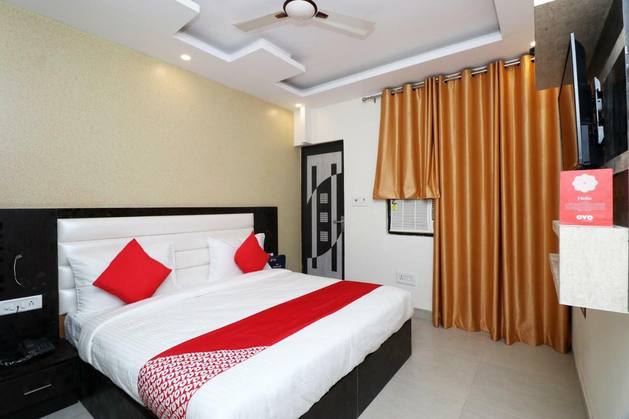 Oyo 25130 Hotel Royal Inn New Delhi Ngoại thất bức ảnh