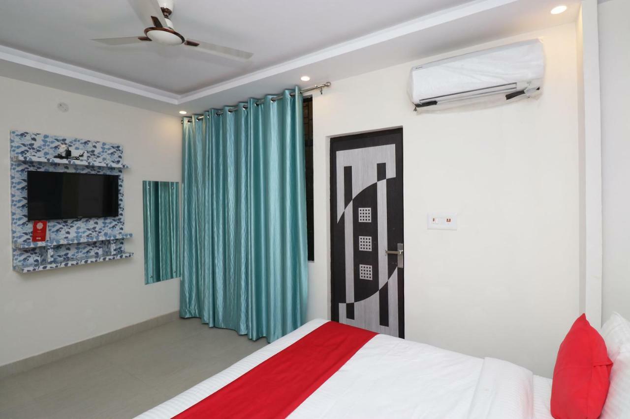 Oyo 25130 Hotel Royal Inn New Delhi Ngoại thất bức ảnh