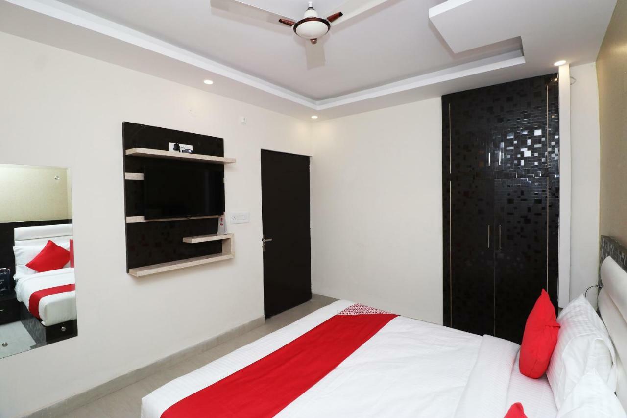 Oyo 25130 Hotel Royal Inn New Delhi Ngoại thất bức ảnh